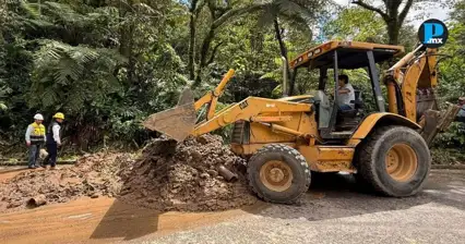 Lluvias provocan derrumbes y da&ntilde;os en carreteras de la Sierra Norte