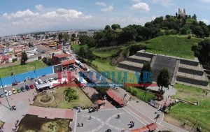 Parque de Cholula, suspendido; tren, en pie.