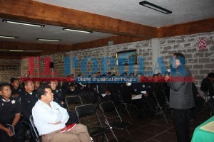 Francisco Jiménez Teniza impartió la conferencia a elementos de Seguridad Pública sobre derechos humanos.