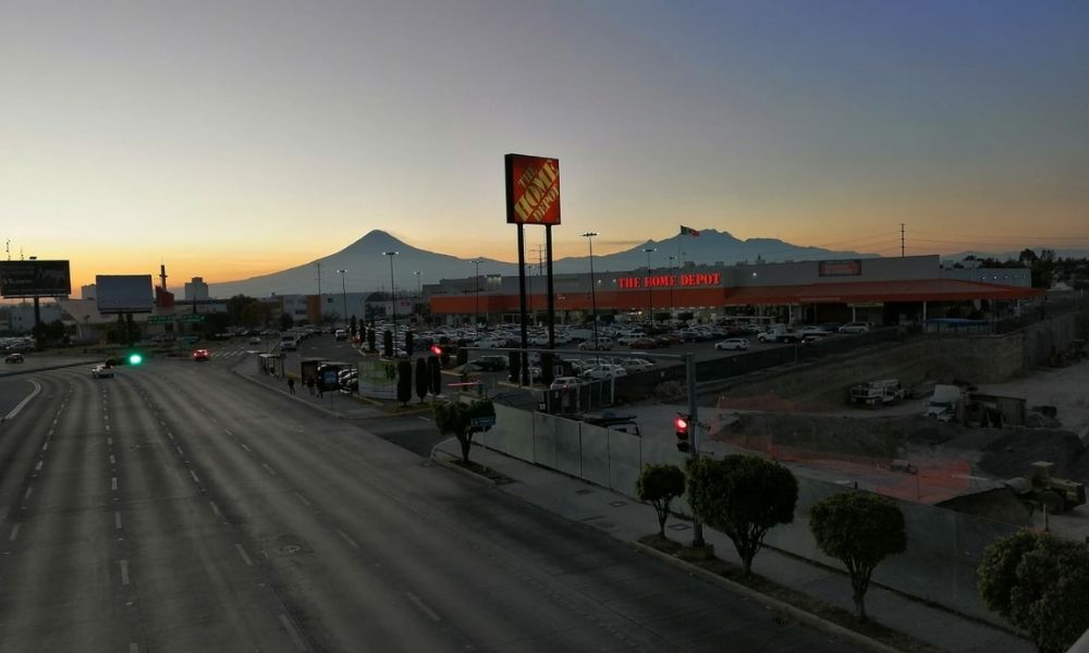 Brazos de lujo y autos ponchados