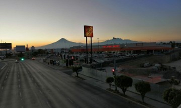 Brazos de lujo y autos ponchados