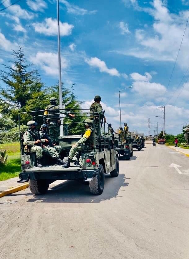 La CFE vs los estudiantes
