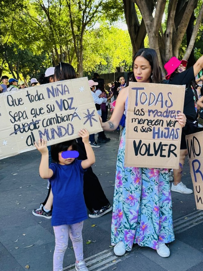 "Que toda niña sepa que su voz cambiará al mundo" | "Todas la madres merecen ver a sus hijas volver"