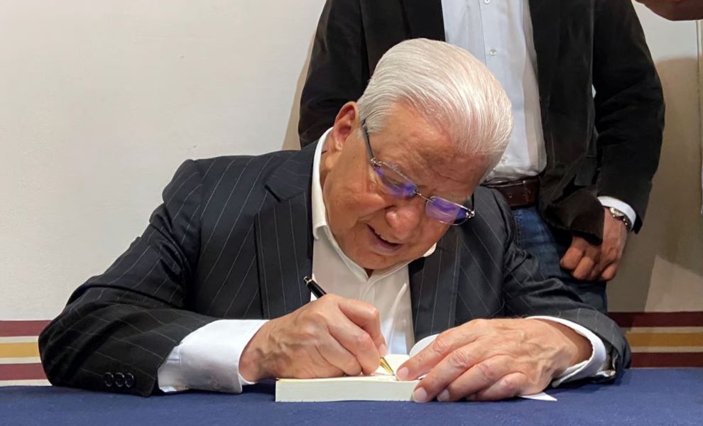 Maestro Aquiles Córdova Morán 