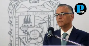 Jos&eacute; Ernesto Echeguren Barroeta present&oacute; su registro para competir por la Coordinaci&oacute;n Distrital Federal de Morena en el Distrito 10 de Cholula.