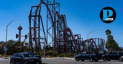 La monta&ntilde;a rusa X2 alcanza velocidades de 128 km/h y giros de 360 grados; permanece fuera de servicio desde el 12 de julio de 2026.