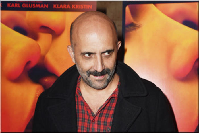 Llama Gaspar Noé a los estudiantes a ver cine
