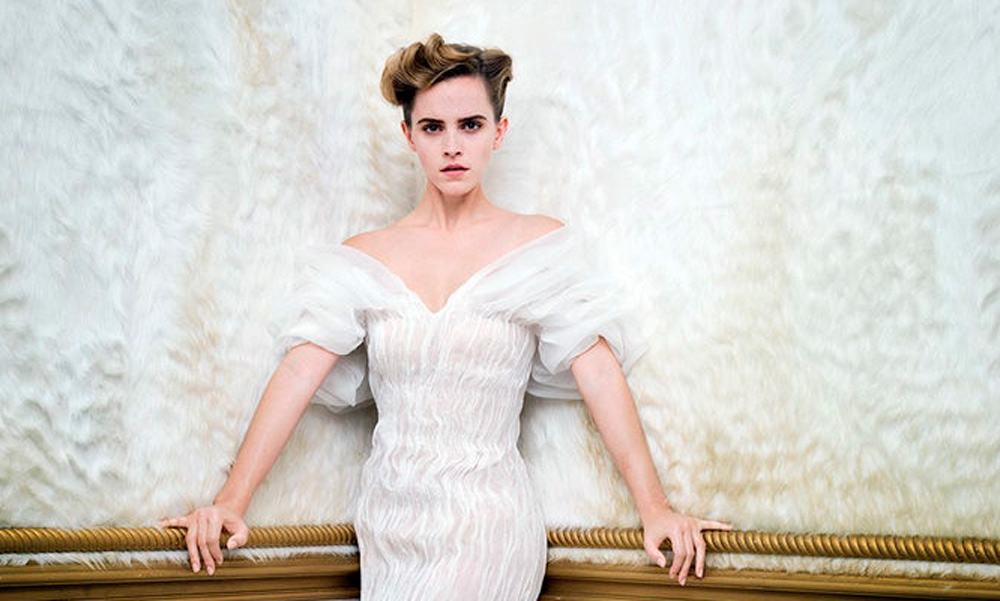 Desata polémica foto en topless de Emma Watson