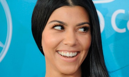 Posa Kourtney Kardashian al natural