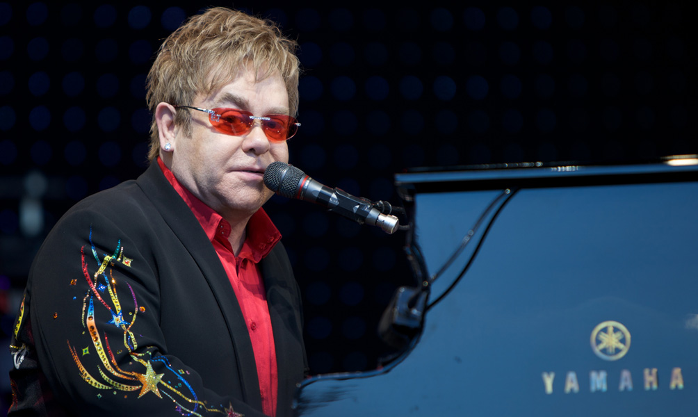 Cancela Elton John concierto en Hamburgo por cumbre del G20