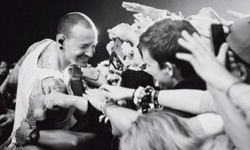 Se suicida Chester Bennington, vocalista de Linkin Park
