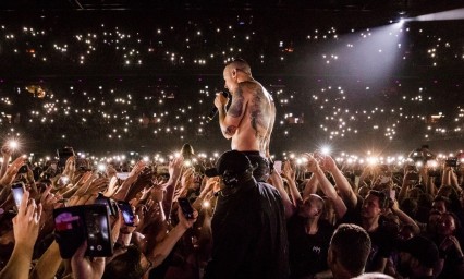 Dedica Linkin Park emotiva carta a Chester Bennington