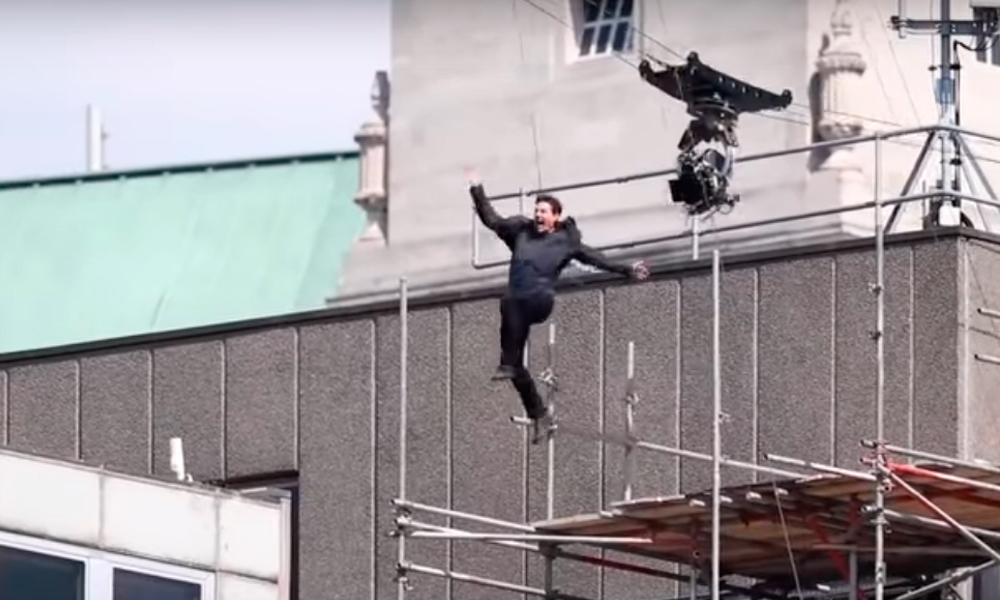 Tom Cruise sale herido en una escena de acción