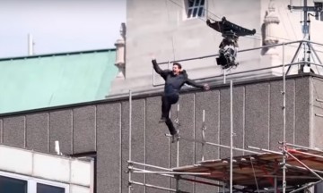 Tom Cruise sale herido en una escena de acción