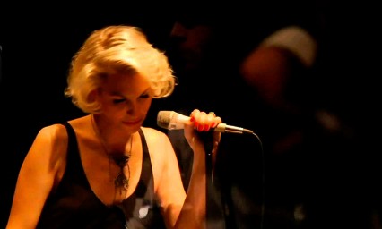 Llega Karen Souza con voz sincopada a Puebla