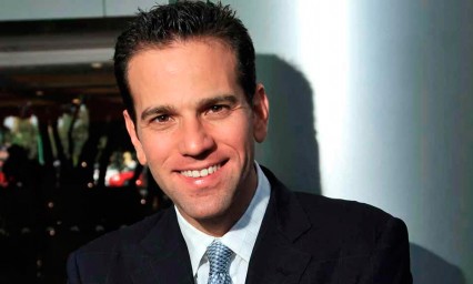 Loret de Mola imita look de Maluma