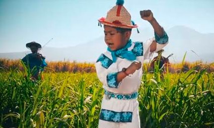 Convierten al Ni&ntilde;o Yuawi de MC en pi&ntilde;ata