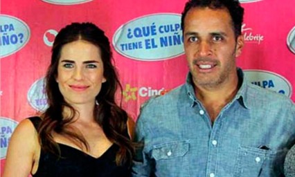 Pide Gustavo Loza a Karla Souza decir el nombre de su agresor