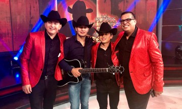Johny Cort&eacute;s se une a Los Plebes del Racho