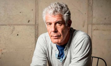 Recuerdan a Bourdain en la Mixteca