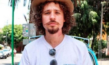 Joven acusa a Luisito comunica de haberla alcoholizado