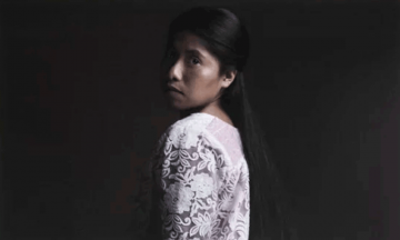 Subastar&aacute;n fotos de Yalitza Aparicio y Mariana de Tavira