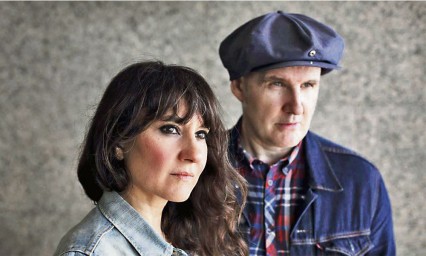 Lanzar&aacute; Amaral su disco Salto al color