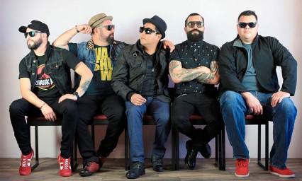 Tak&oacute;n machine: Nos motiva crear y tocar en vivo