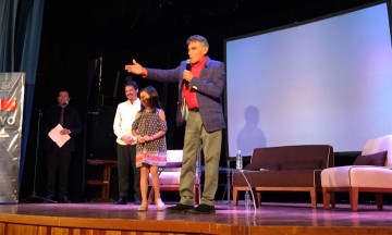 Reconocen trayectoria de Héctor Suárez