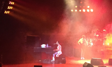 Dios salve a la reina conmociona al público