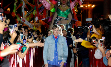 Dan a Gus Van Sant la Cruz de plata