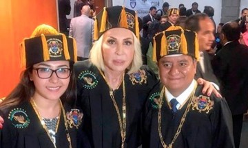 Laura Bozzo obtiene doctorado Honoris Causa en el congreso de la CDMX