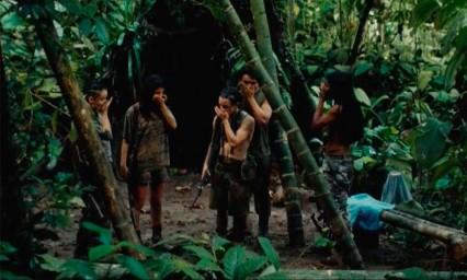 Monos cinta que retrata la crudeza de la guerra