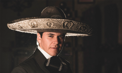 Ra&uacute;l Sandoval llega con su nuevo sencillo &iquest;Qui&eacute;n ser&aacute;?