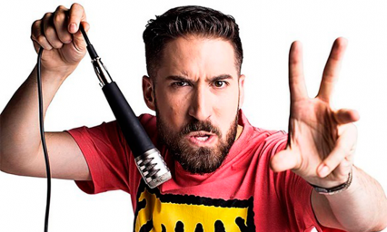 La comedia es como un animal vivo: Alex Fern&aacute;ndez