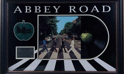 Los Beatles cruzan de nuevo Abbey Road