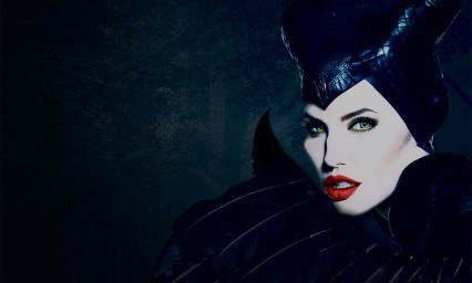 Regresa Angelina Jolie m&aacute;s Mal&eacute;fica que nunca