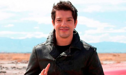 Camioneta de Yahir fue atacada por un lobo en Estados Unidos