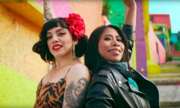 Yalitza Aparicio se manifiesta junto con Mon Laferte