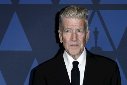 David Lynch recomienda meditar en una cuarentena "que cambiar&aacute; el mundo"