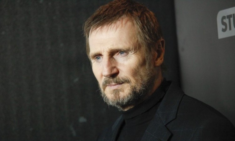  Liam Neeson  está devastado tras la muerte de su madre