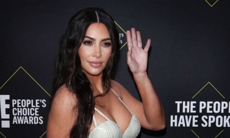 Que es misógino y violento porque está malito… Kim Kardashian pide compasión para Kanye West