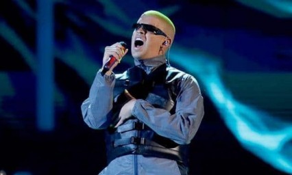 Bad Bunny hace historia en la lista Billboard 200 con la primera posición