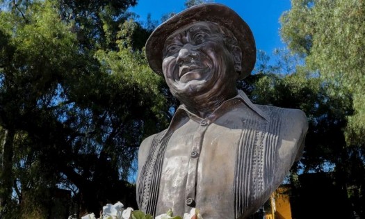 Llegan las cenizas de Armando Manzanero a su natal Mérida