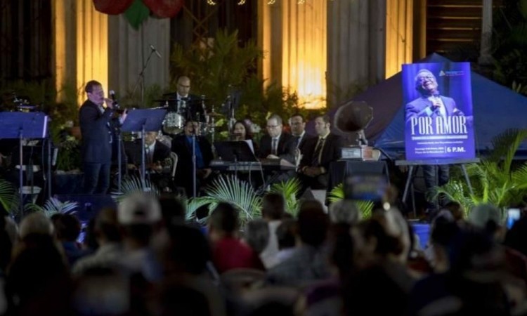 Nicaragua rinde homenaje al maestro Armando Manzanero