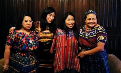 Yalitza Aparicio se reunió con Rigoberta Menchú