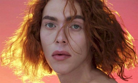 Murió SOPHIE, reconocida cantante, productora musical y activista transgénero