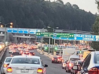 Bloqueo en carretera México-Toluca 