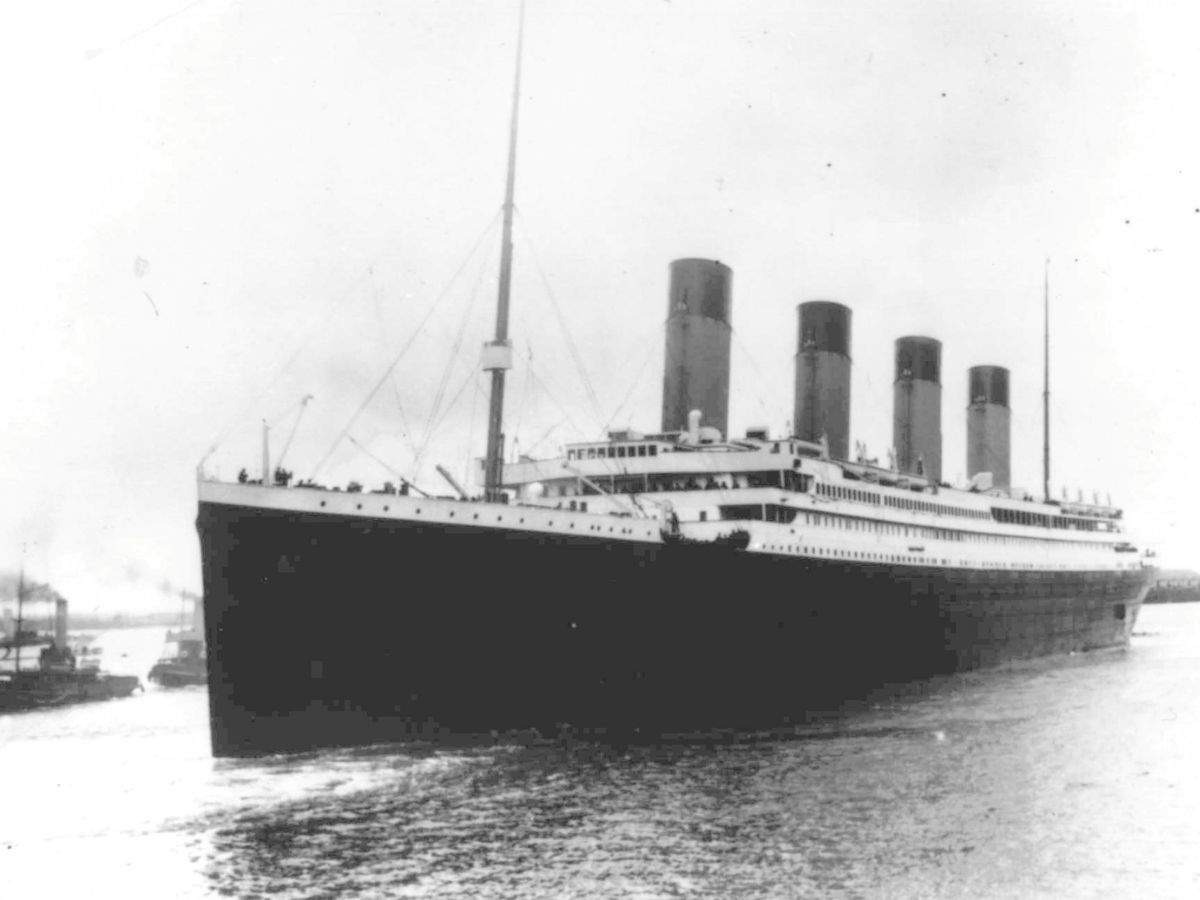 Desaparece submarino con turistas para ver los restos del Titanic