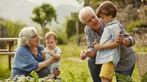 Abuelos: Tesoros Vivientes de Experiencia y Cariño en el Día Mundial que les Rinde Honor